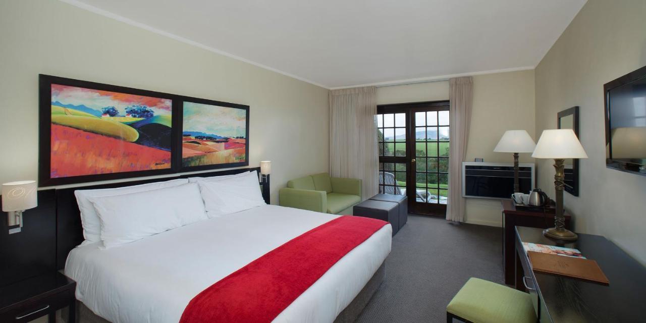 The Caledon Hotel And Spa Exterior photo